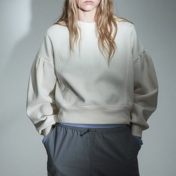 Puff Sleeve Sweatshirt - Divided by H&M - L - Picture 2 of 3